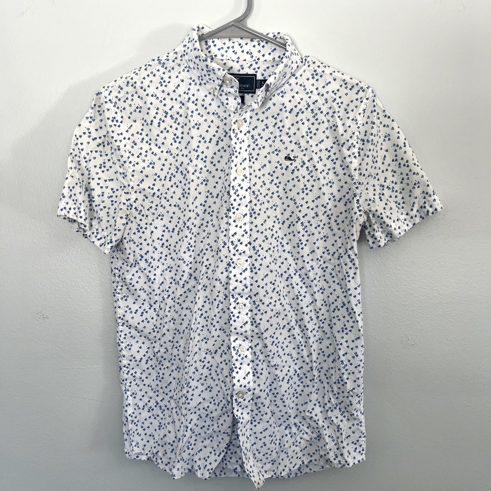 🐠 🐟 Vineyard Vines shirt sleeve button down shirt with fish motif